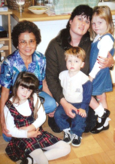 nellie with tracey and children